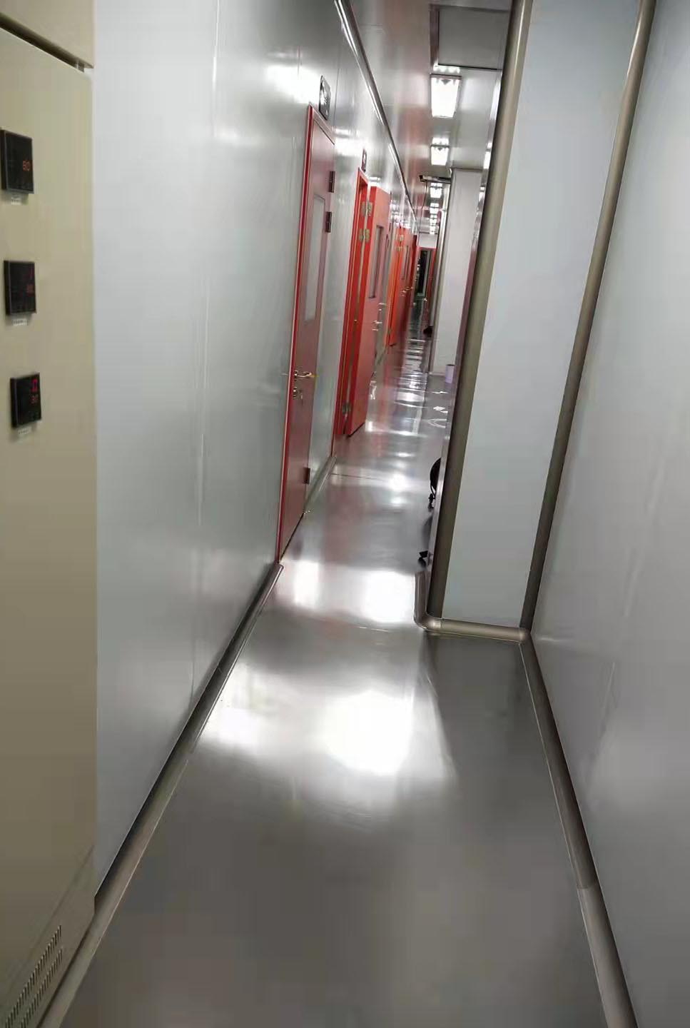 無(wú)塵自動(dòng)<a href='http://m.mmsksl.cn/' target='_blank' title='噴漆設(shè)備' style='color:#eb2828'><strong>噴漆設(shè)備</strong></a>.jpg